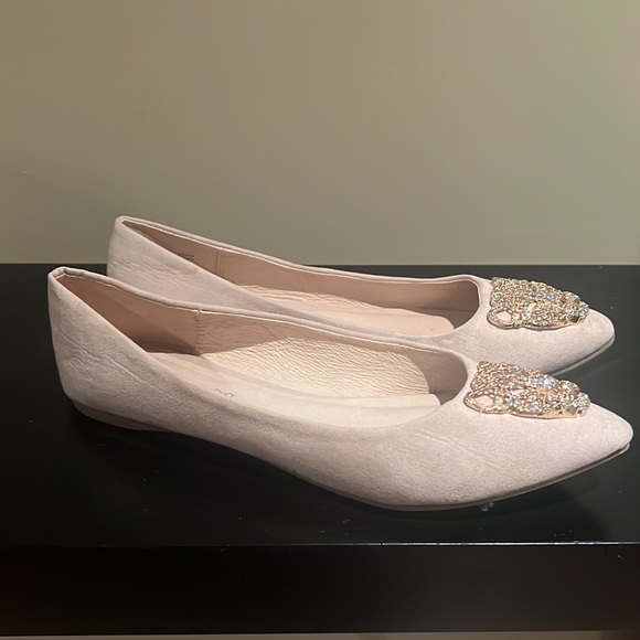 Women’s flats, size 8 , barely used - Picture 2 of 3
